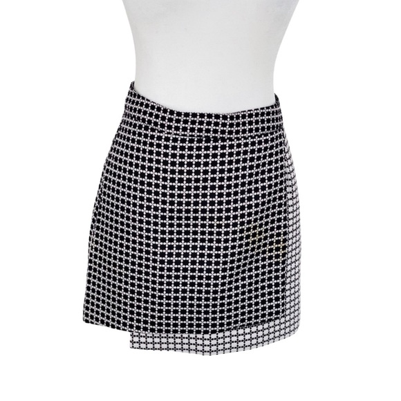 NWOT Romeo +Juliet Couture Black & White Mini Skirt - Picture 3 of 5